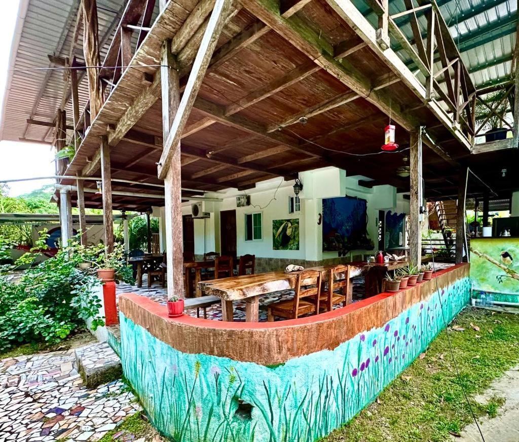 Hostel Wunderbar Puerto Lindo Exterior photo