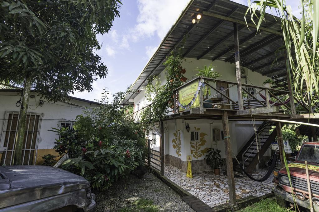 Hostel Wunderbar Puerto Lindo Exterior photo